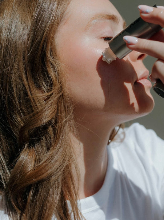 SIV Microbiome Balancing Serum, a spore-based serum supporting the skin barrier and microbiome